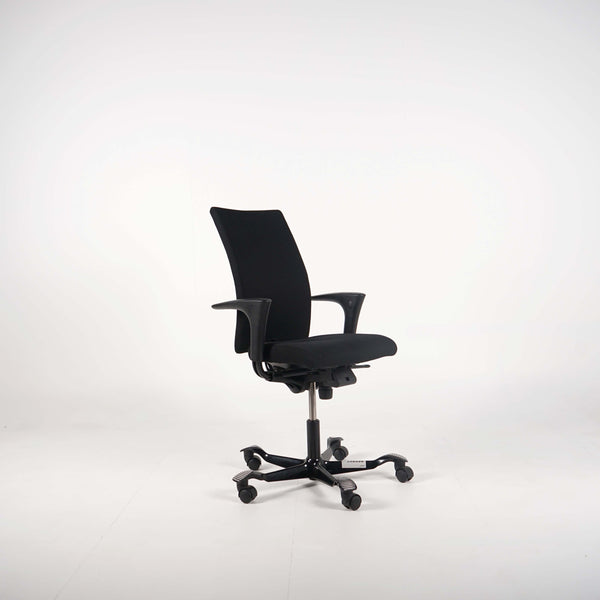 Håg H04 4600 kontorstol med armlener, sort benkryss