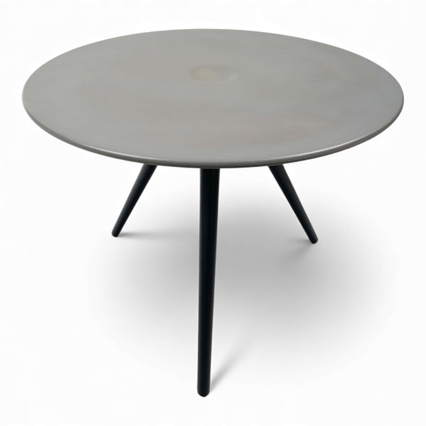 Cup loungebord fra Fora form