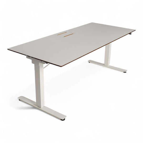 Skrivebord elektrisk hev/senk 180x80