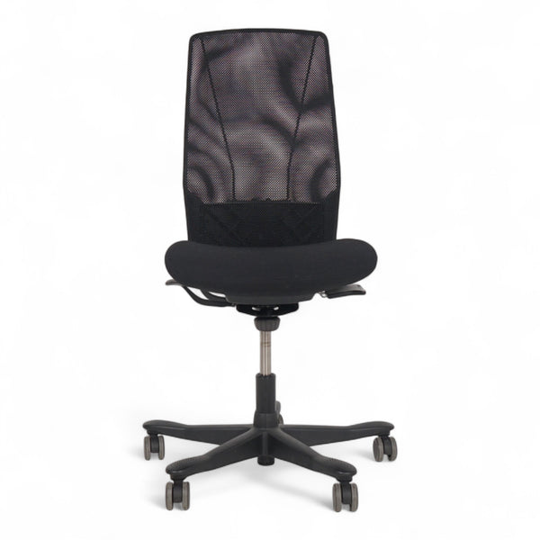 Kontorstol Kinnarps 5000 med meshrygg