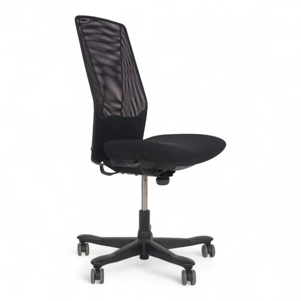 Kontorstol Kinnarps 5000 med meshrygg