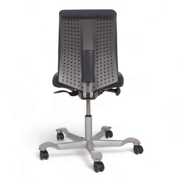 Kontorstol fra HÅG m/grå benkryss