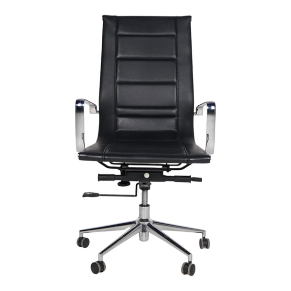 Konferansestol i sort skinn med krom detaljer m/hjul