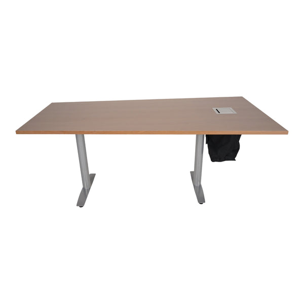 Møtebord trapes m/luke Eik